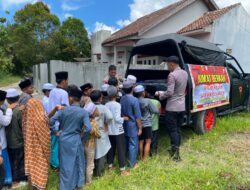 Wujud Kepedulian, Batalyon B Pelopor Brimob Kalteng Gelar Jumat Berkah di Tiga Kabupaten