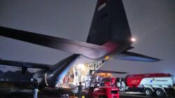 Hari Kedelapan OMC, TNI Kirim 3,6 Ton Bahan Semai ke Palembang dan Banjarmasin