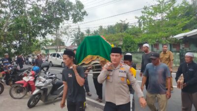 Kapolres Belitung Hadir Di Tengah Duka, Salurkan Tali Asih Kepada Keluarga Korban Ledakan